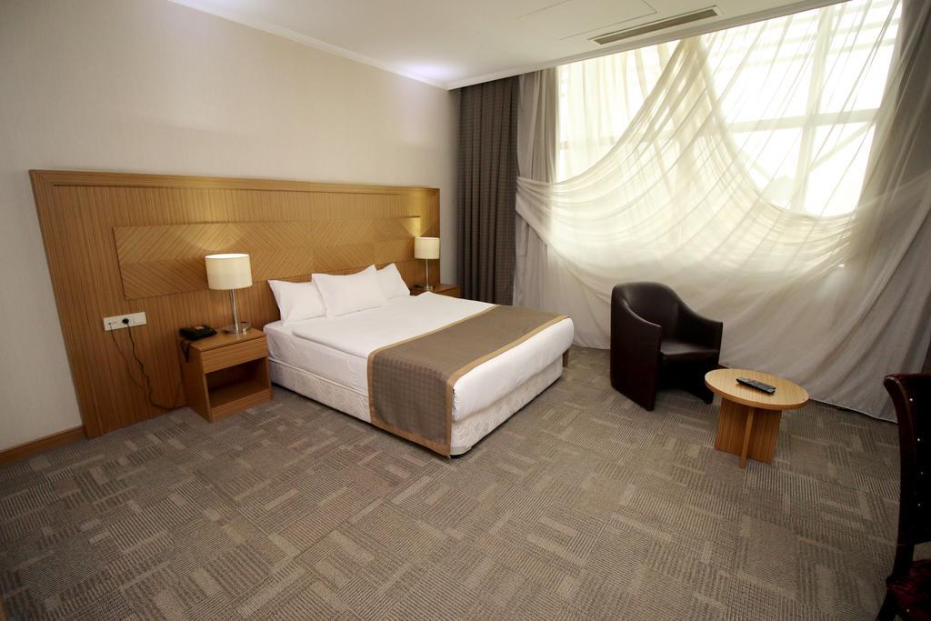 Boss Hotel Sincan Екстер'єр фото
